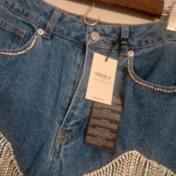 Forever 21 Women's Rhinestone Fringe Denim Shorts NWT - Picture 3 of 5